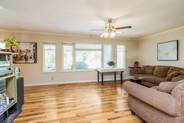 13475 113 Avenue, Surrey, BC V3R6S9 Photo 5