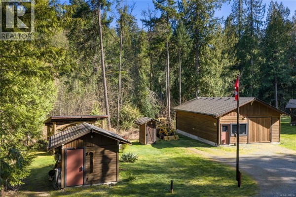13475 Cedar Rd, Ladysmith, BC, photo 3