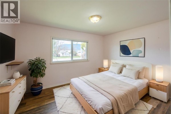 4pc Bathroom - 1348 Government Street, Penticton, BC V2A4V8 Photo 5