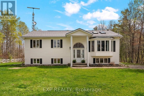 Family room - 1348 Scheel Drive, Mcnab/braeside, ON K0A1G0 Photo 2