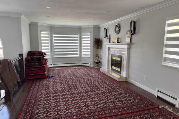 13496 84a Avenue, Surrey, BC V3W0T8 Photo 3
