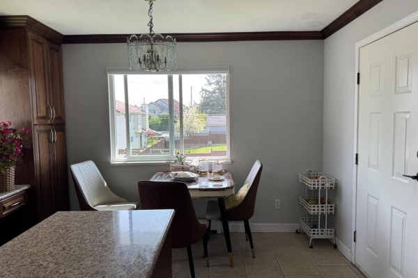 13496 84a Avenue, Surrey, BC V3W0T8 Photo 5