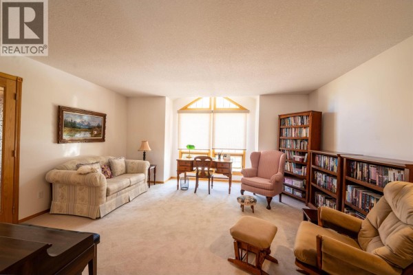 Pantry - 13499 Sunnyside Cove, Charlie Lake, BC V0C1H0 Photo 5