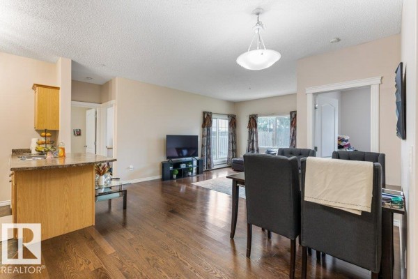Den - #135 16807 100 Av Nw, Edmonton, AB T5P4Z6 Photo 4