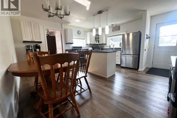 4pc Bathroom - 135 5th Avenue Se, Swift Current, SK S9H3M8 Photo 5