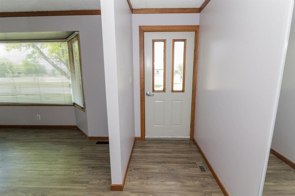 Sunroom - 135 8th Street Nw, Carman, MB R0G0J0 Photo 4