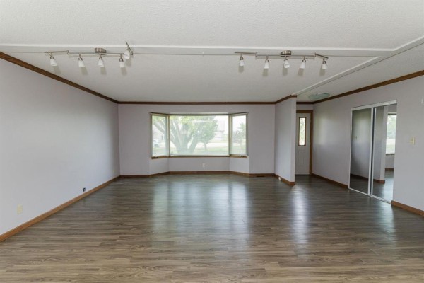 Primary Bedroom - 135 8th Street Nw, Carman, MB R0G0J0 Photo 5