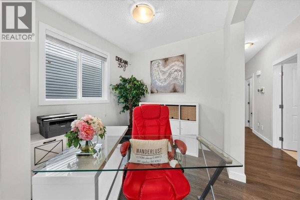 Living room - 135 Bayview Circle Sw, Airdrie, AB T4B4H5 Photo 5