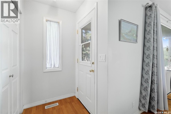 Kitchen - 135 Broadway Avenue, Regina, SK S4N1B2 Photo 2