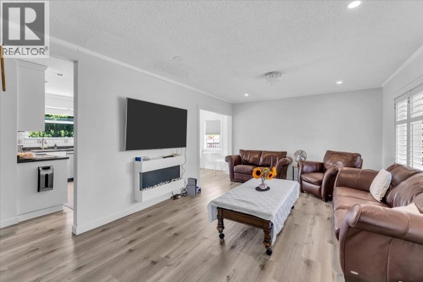135 E 27 Street, North Vancouver, BC V7N1B3 Photo 4