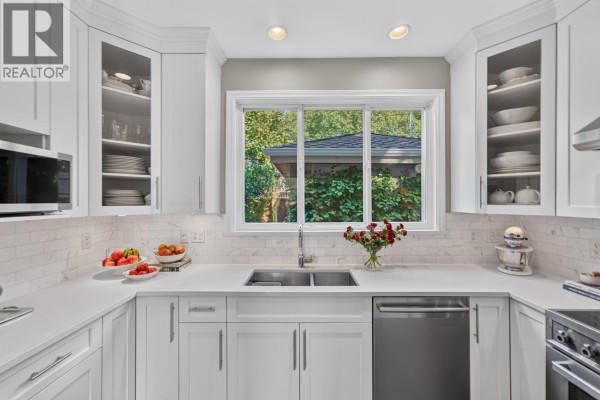 135 E 43rd Avenue, Vancouver