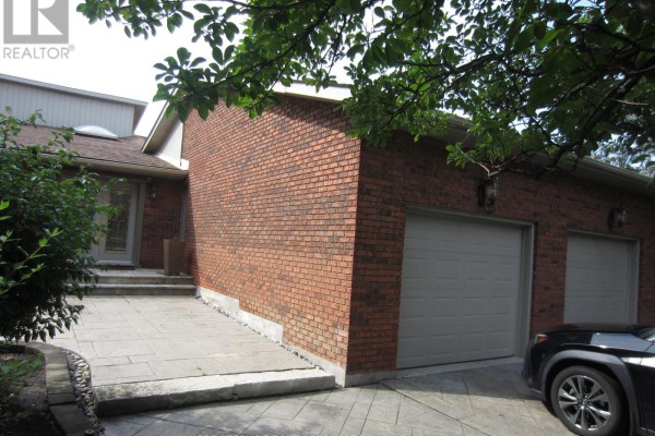Dining room - 135 Hayhoe Avenue, Vaughan, ON L4L1S5 Photo 4