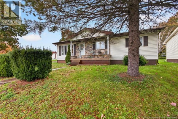Family room - 135 Hennessey Road, Moncton, NB E1A4Y8 Photo 3