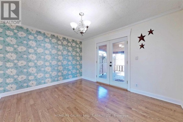 Bedroom 3 - 135 Highland Avenue, Oshawa, ON L1H6A5 Photo 5