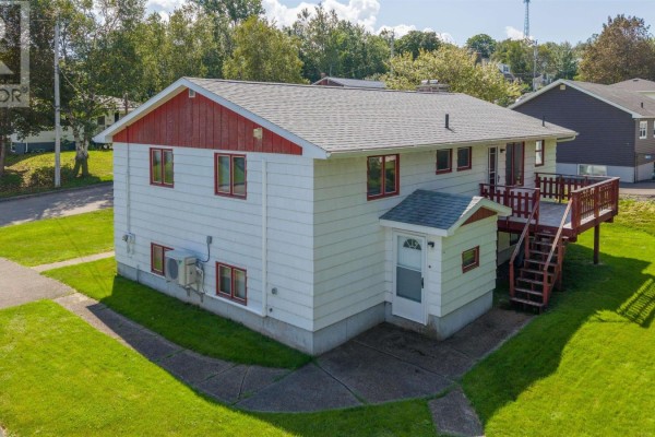 135 Kennedy Avenue, Sydney, NS, photo 2