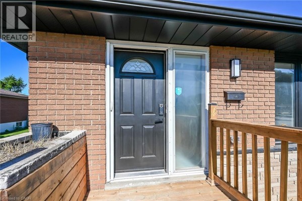 135 Nugent Drive, Hamilton, ON, photo 3