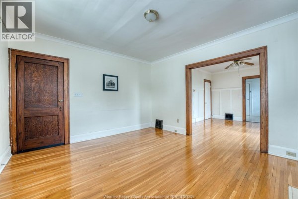 135 Oak Street, Windsor, ON, photo 3
