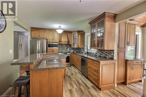 4pc Bathroom - 135 Queen Street S, Atwood, ON N0G1B0 Photo 5