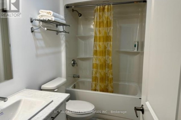 Primary Bedroom - 135 Rosie Street, Blue Mountains, ON N0H1J0 Photo 4