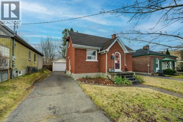 135 Stirling Avenue S, Kitchener, ON N2G3N8 Photo 3