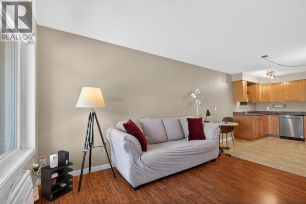 Living room - 135 Ziprick Road Unit# 204, Kelowna, BC V1X8B2 Photo 4