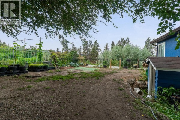 Primary Bedroom - 1350 Bentien Road, Kelowna, BC V1X7K3 Photo 4