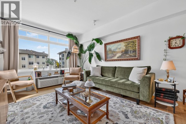1350 Ridgeway Drive Unit# 302, Kelowna