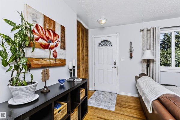 Primary Bedroom - 13503 135 Av Nw, Edmonton, AB T5L3Y4 Photo 5