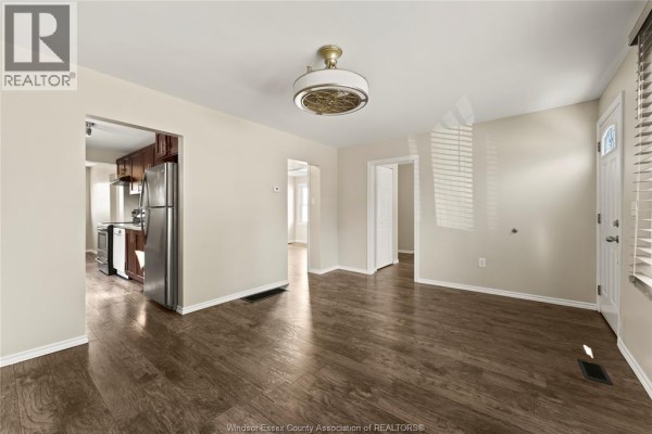 Living room - 1351 Central, Windsor, ON N8Y3V3 Photo 5