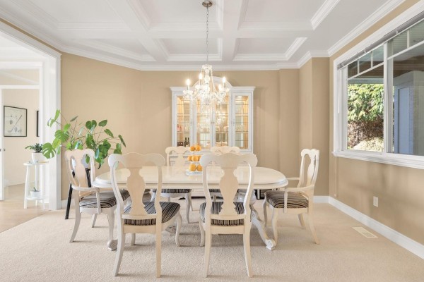 13518 Marine Drive, Surrey, BC V4A1G2 Photo 5