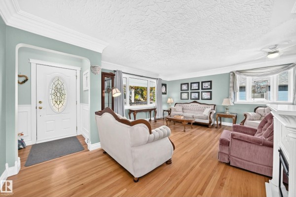 Family room - 13519 123a Av Nw, Edmonton, AB T5L2Z1 Photo 4