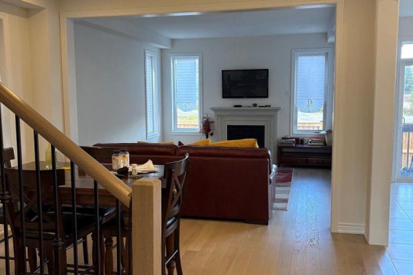 Great room - 1352 Davis Loop Circle, Innisfil, ON L0L1W0 Photo 3