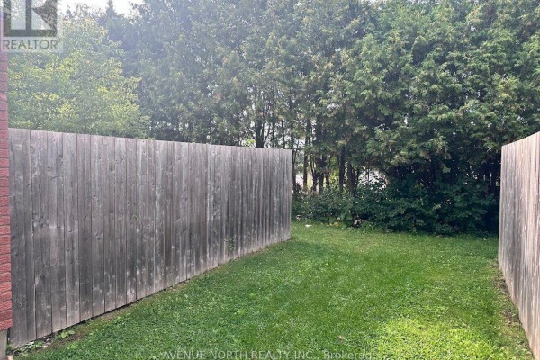 1352 Foxwell Street, Ottawa, ON K1B5J2 Photo 4