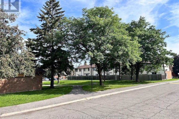 1352 Foxwell Street, Ottawa, ON K1B5J2 Photo 5