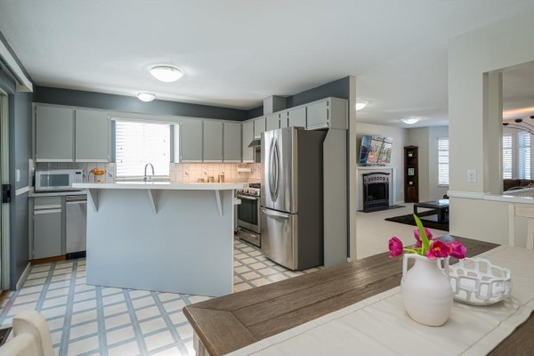 13526 64a Avenue, Surrey, BC V3W9H7 Photo 3