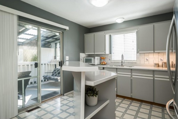13526 64a Avenue, Surrey, BC V3W9H7 Photo 4