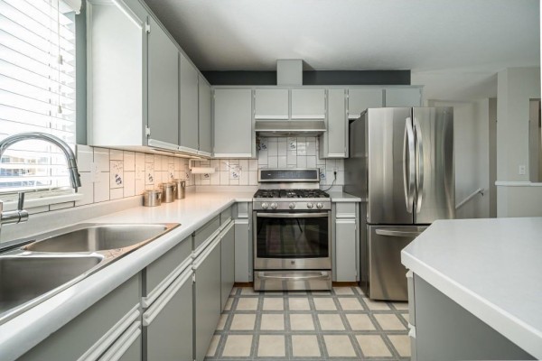 13526 64a Avenue, Surrey, BC V3W9H7 Photo 5