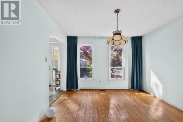 Family room - 1353 Bunsden Avenue, Mississauga, ON L5H2B3 Photo 5