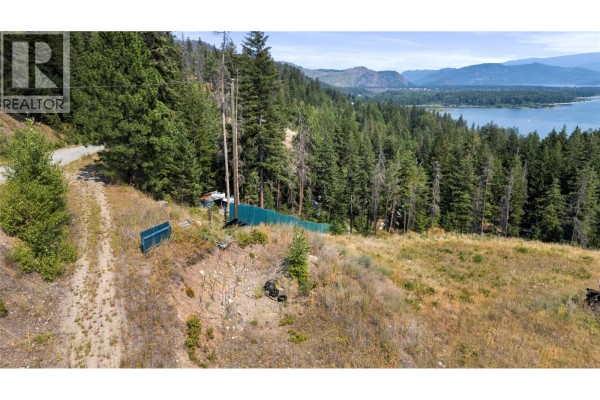 1353 Lee Creek Drive, Lee Creek, BC V0E1M4 Photo 4