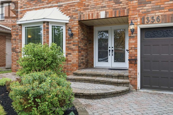 1356 Mapleridge Crescent, Oakville, ON, photo 2