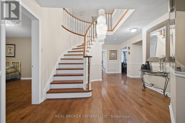 Bedroom - 1356 Mapleridge Crescent, Oakville, ON L6M2G6 Photo 4