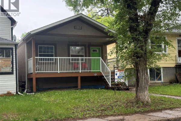 Kitchen - 1357 Rae Street, Regina, SK S4T2C4 Photo 2