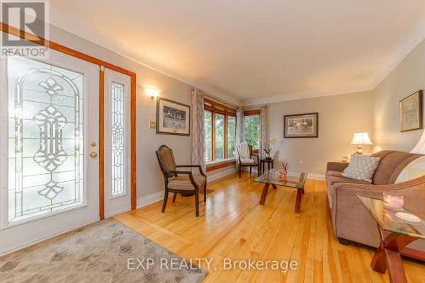 Kitchen - 1357 Thames Street, Ottawa, ON K1Z7N3 Photo 3