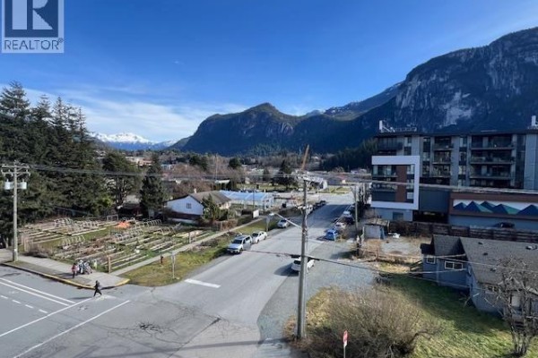 1358 1362 1366 Main Street, Squamish, BC V8B0A9 Photo 4