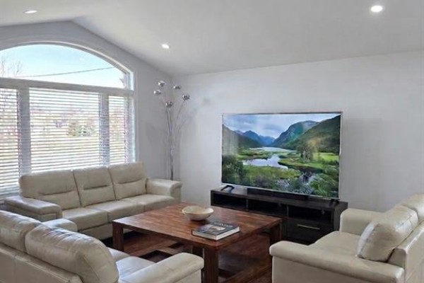 Living room - 1358 Colonial Crossing, Lakeshore, ON N8L0S8 Photo 5