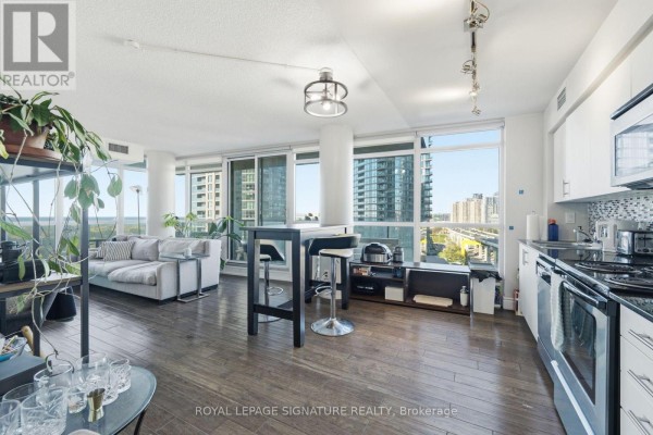Kitchen - 1359 - 209 Fort York Boulevard, Toronto, ON M5V4A1 Photo 3