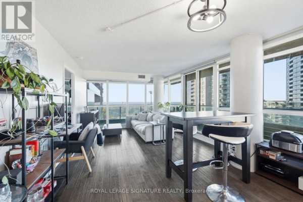Primary Bedroom - 1359 - 209 Fort York Boulevard, Toronto, ON M5V4A1 Photo 4