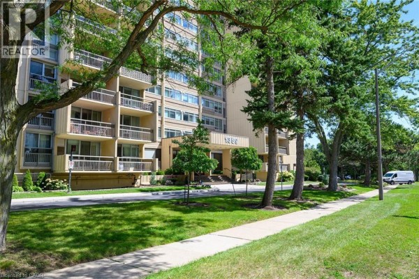 1359 White Oaks Boulevard Unit# 205, Oakville, ON, photo 2