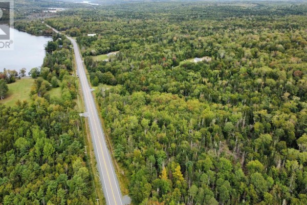 13592 Highway 7, Lochiel Lake, NS B2G2L3 Photo 4