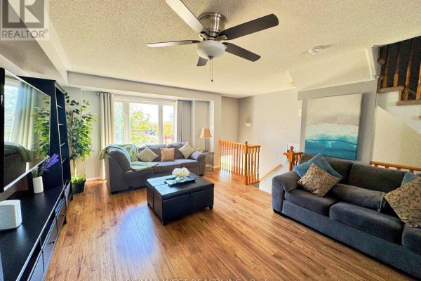 Bedroom 2 - 136 - 60 Fairwood Circle, Brampton, ON L6R0Y6 Photo 5